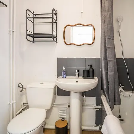 Proche Centre Et Calme - Cozy - Parking Prive En *